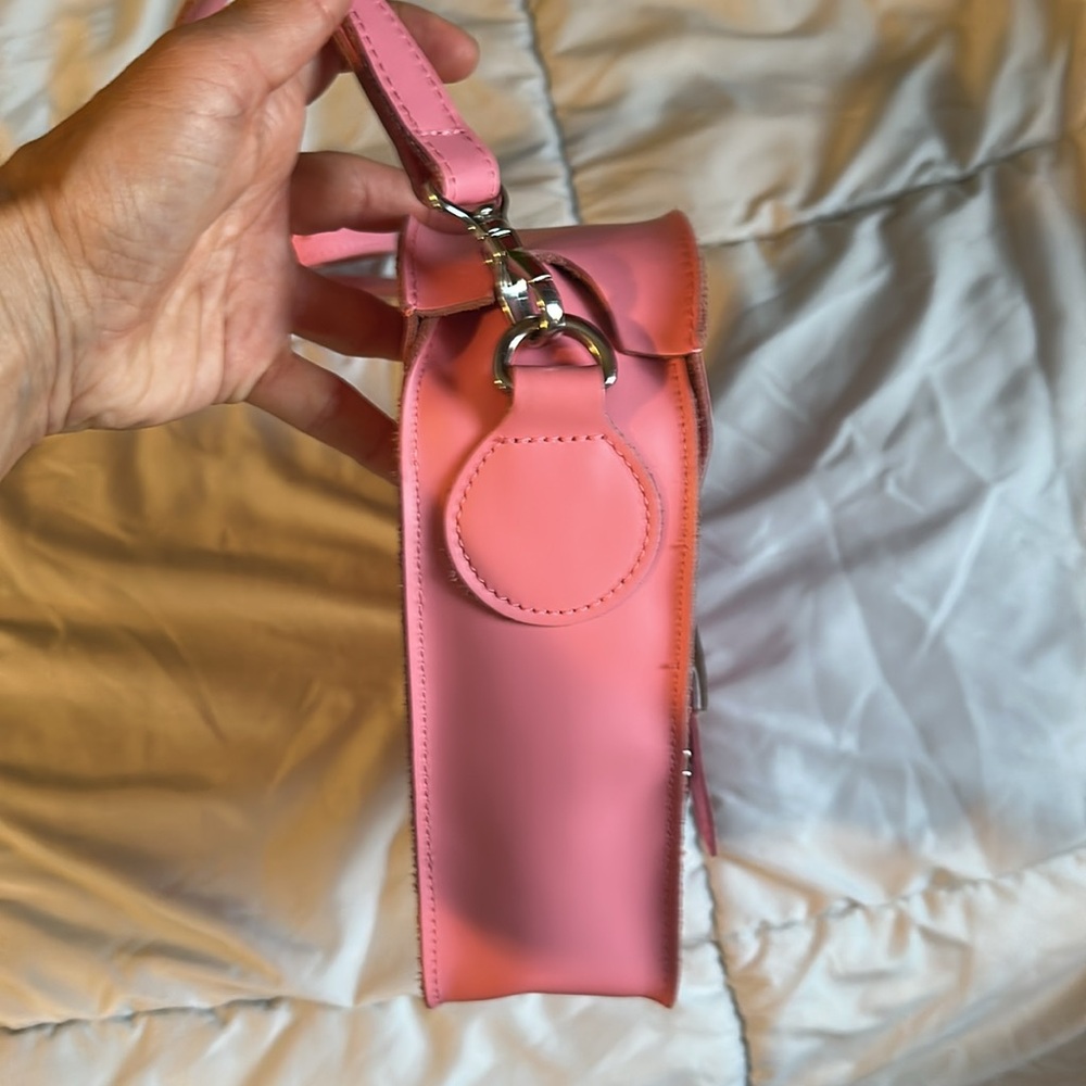 Dr Martens Pink Heart-Shaped Women's Bag - Picture 4 of 16